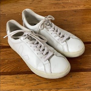 White Leather Veja Sneakers - Size 39/9